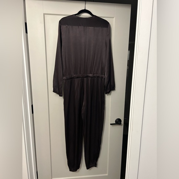 *NWT* NATION LTD Salma Silk/Satin Jumpsuit in Liquid Metal - Picture 10 of 12